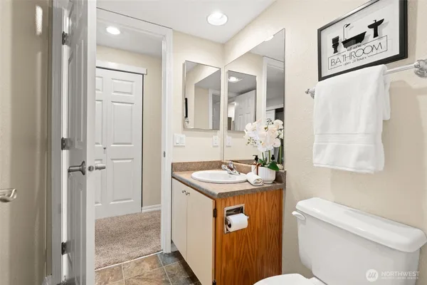 $279,900 | 1700 West Sunn Fjord Lane, Unit L110, Bremerton, WA 98312