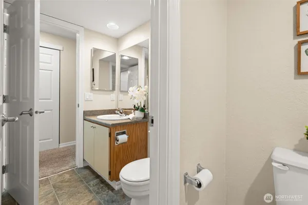 $279,900 | 1700 West Sunn Fjord Lane, Unit L110, Bremerton, WA 98312