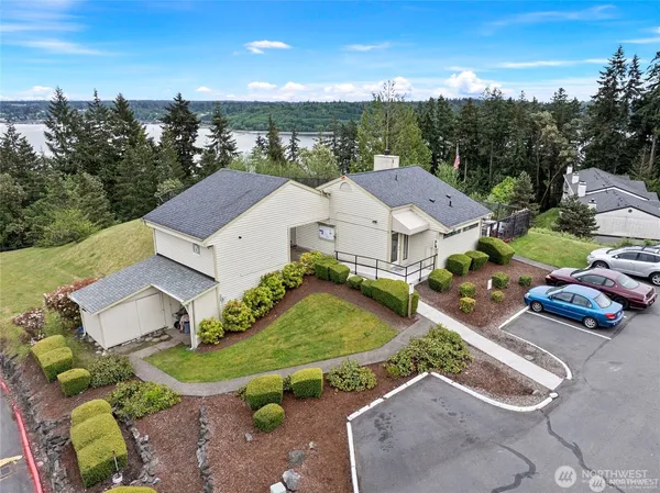 $279,900 | 1700 West Sunn Fjord Lane, Unit L110, Bremerton, WA 98312