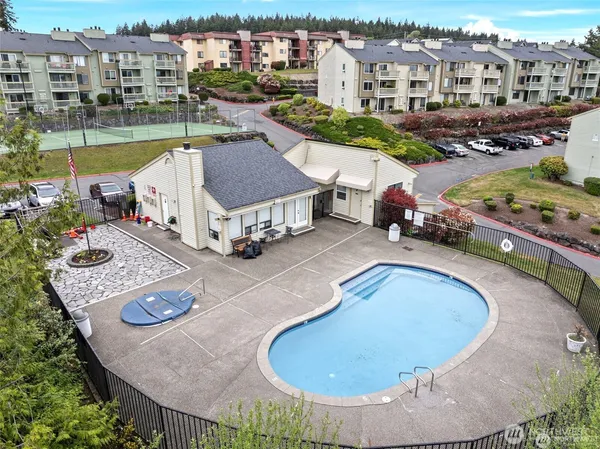 $279,900 | 1700 West Sunn Fjord Lane, Unit L110, Bremerton, WA 98312
