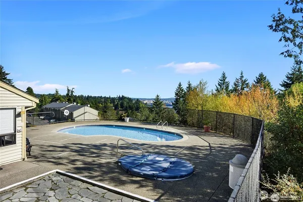 $279,900 | 1700 West Sunn Fjord Lane, Unit L110, Bremerton, WA 98312