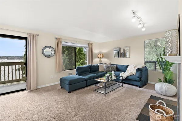 $279,900 | 1700 West Sunn Fjord Lane, Unit L110, Bremerton, WA 98312