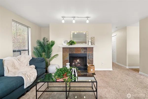 $279,900 | 1700 West Sunn Fjord Lane, Unit L110, Bremerton, WA 98312