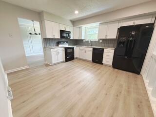 5464 Aspen Road Columbus, OH 43229 - Photo 4 of 26 6019190471181869124