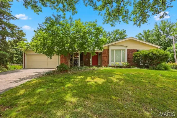 $349,000 | 12080 Spruce Haven Drive, St. Louis, MO 63146