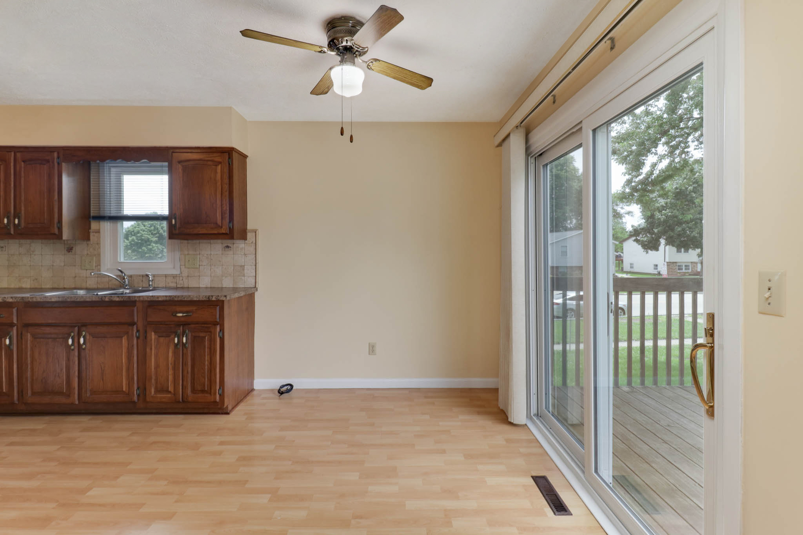 1402 North Hershey Road Bloomington, IL 61704 - Photo 10 of 43