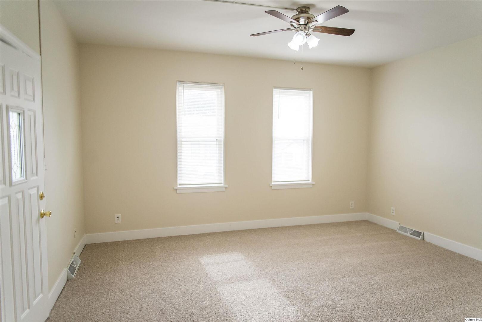 1313 Ohio Street Quincy, IL 62301 - Photo 3 of 9
