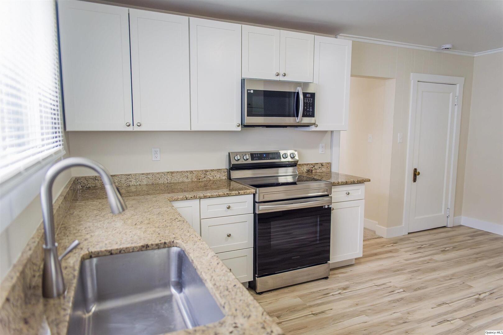 1313 Ohio Street Quincy, IL 62301 - Photo 6 of 9