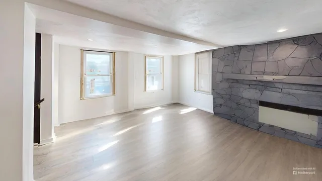 $1,099,999 | 130 High Street, Upton, MA 01568