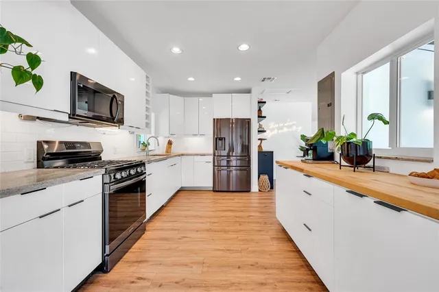 $15,000 | 549 Northeast 14th Avenue, Fort Lauderdale, FL 33301