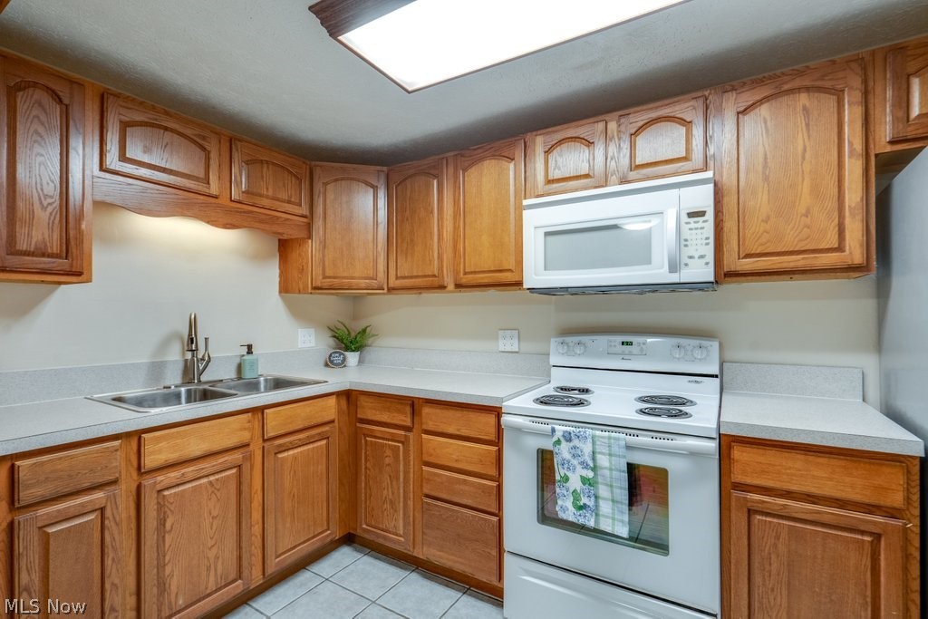 216 Moore Road, Unit 4M Avon Lake, OH 44012 - Photo 8 of 20