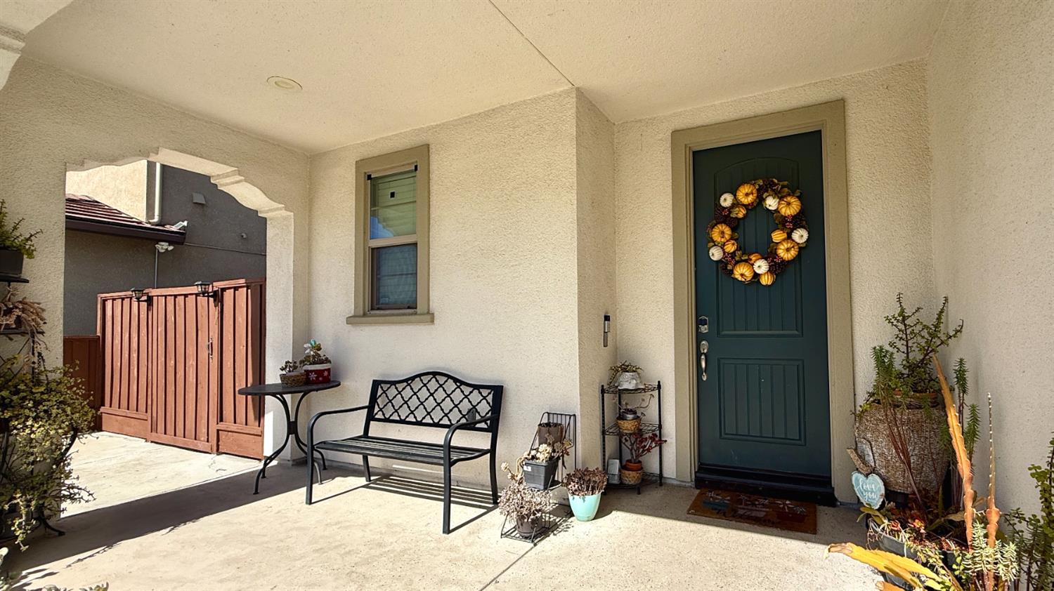 2767 Round Tree Way Manteca, CA 95337 - Photo 4 of 36