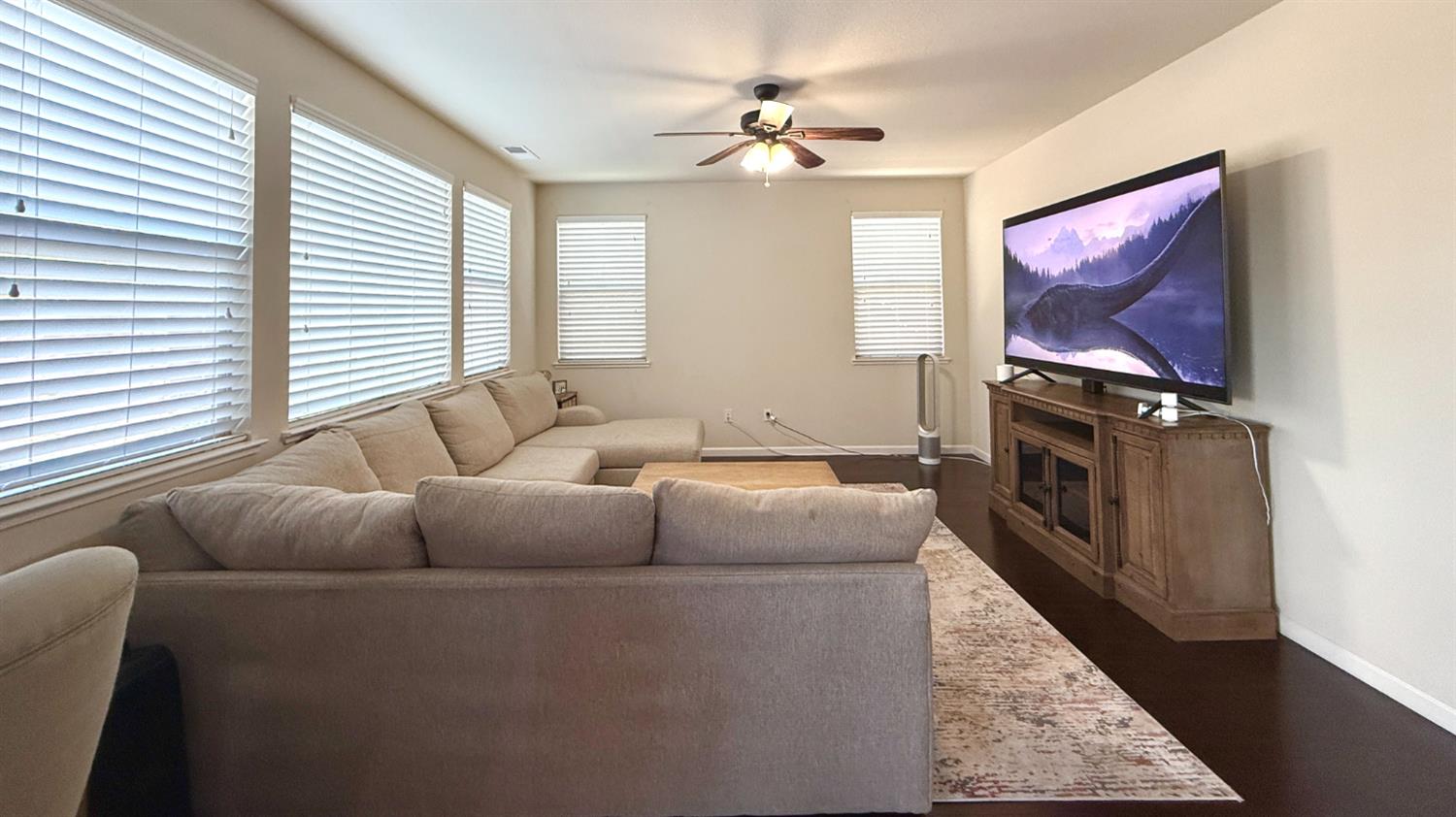 2767 Round Tree Way Manteca, CA 95337 - Photo 8 of 36