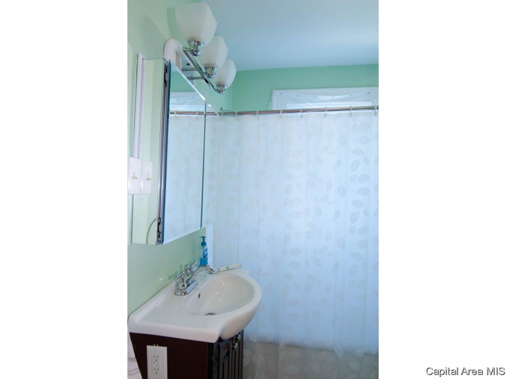 2016 Holmes Avenue Springfield, IL 62704 - Photo 8 of 28