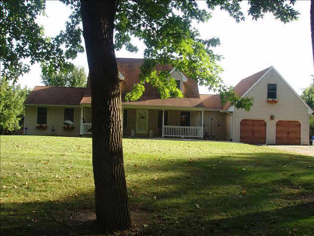 6707 West Dunbar Road Monroe, MI 48161 - Photo 1 of 18 20419744.JPG