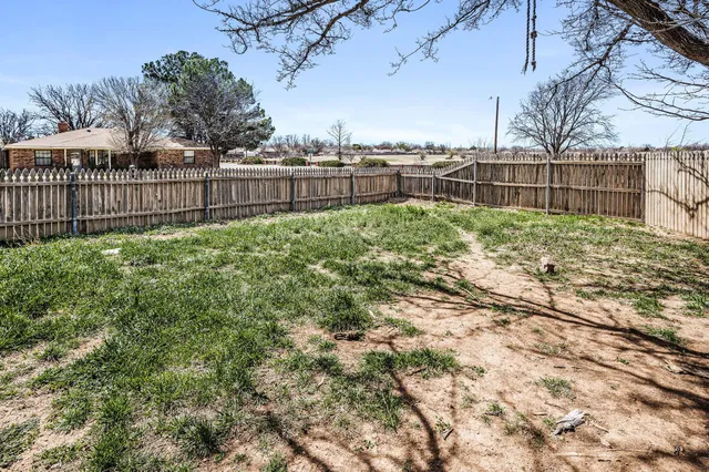 $1,900 | 7504 Elmhurst Drive, Amarillo, TX 79121