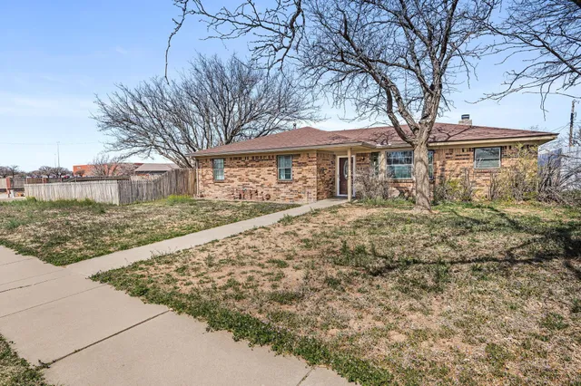 $1,900 | 7504 Elmhurst Drive, Amarillo, TX 79121