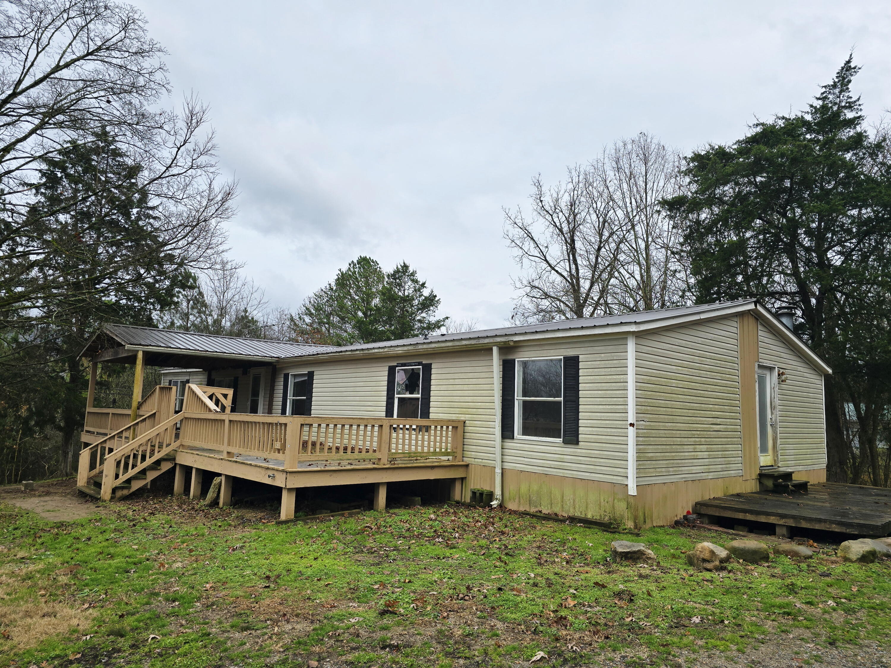 77 Daniels Road Trenton, GA 30752 - Photo 2 of 5 20241227_153234 (1)