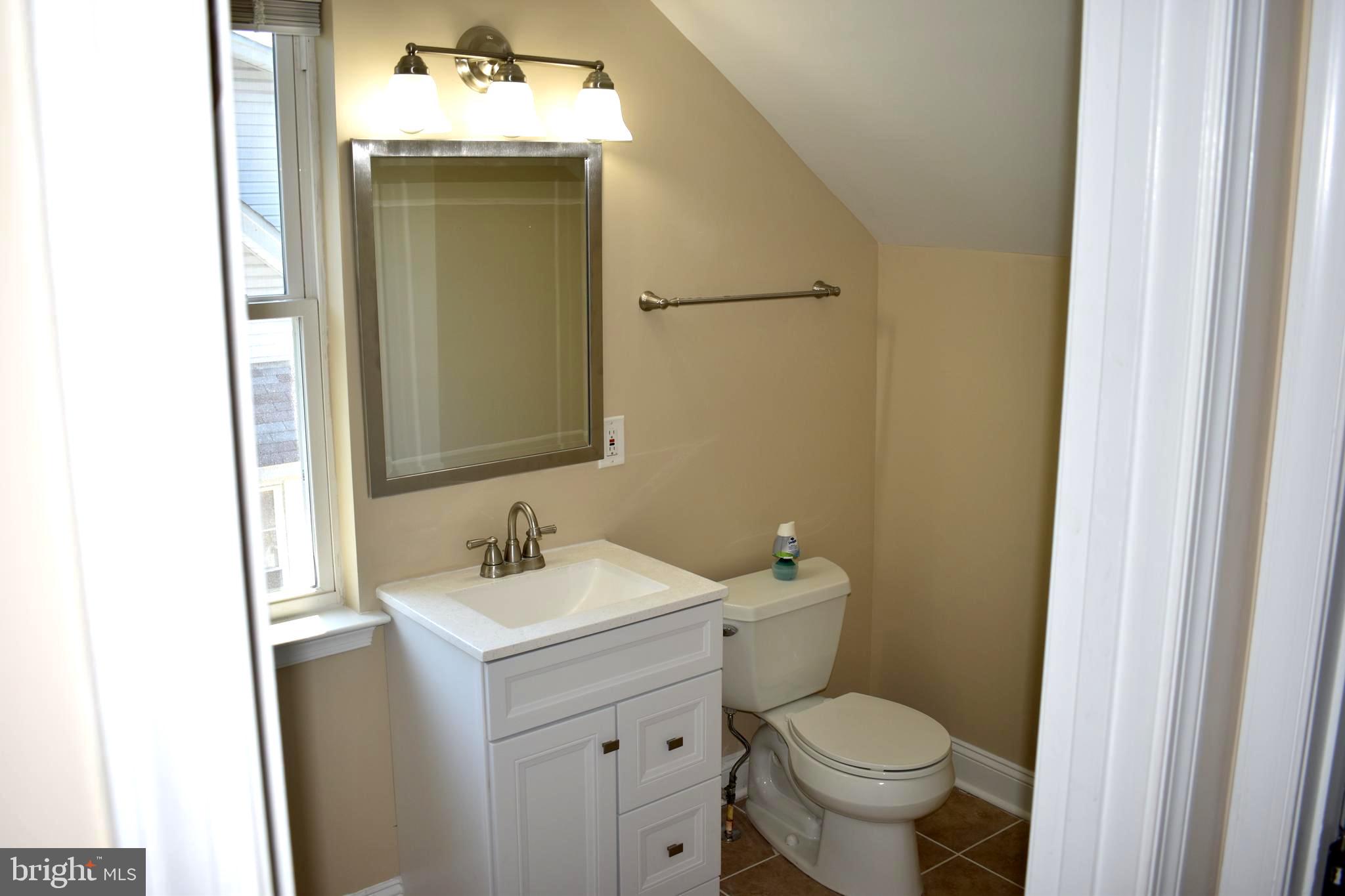 4211 Moravia Road Baltimore, MD 21206 - Photo 25 of 31 Main Bath