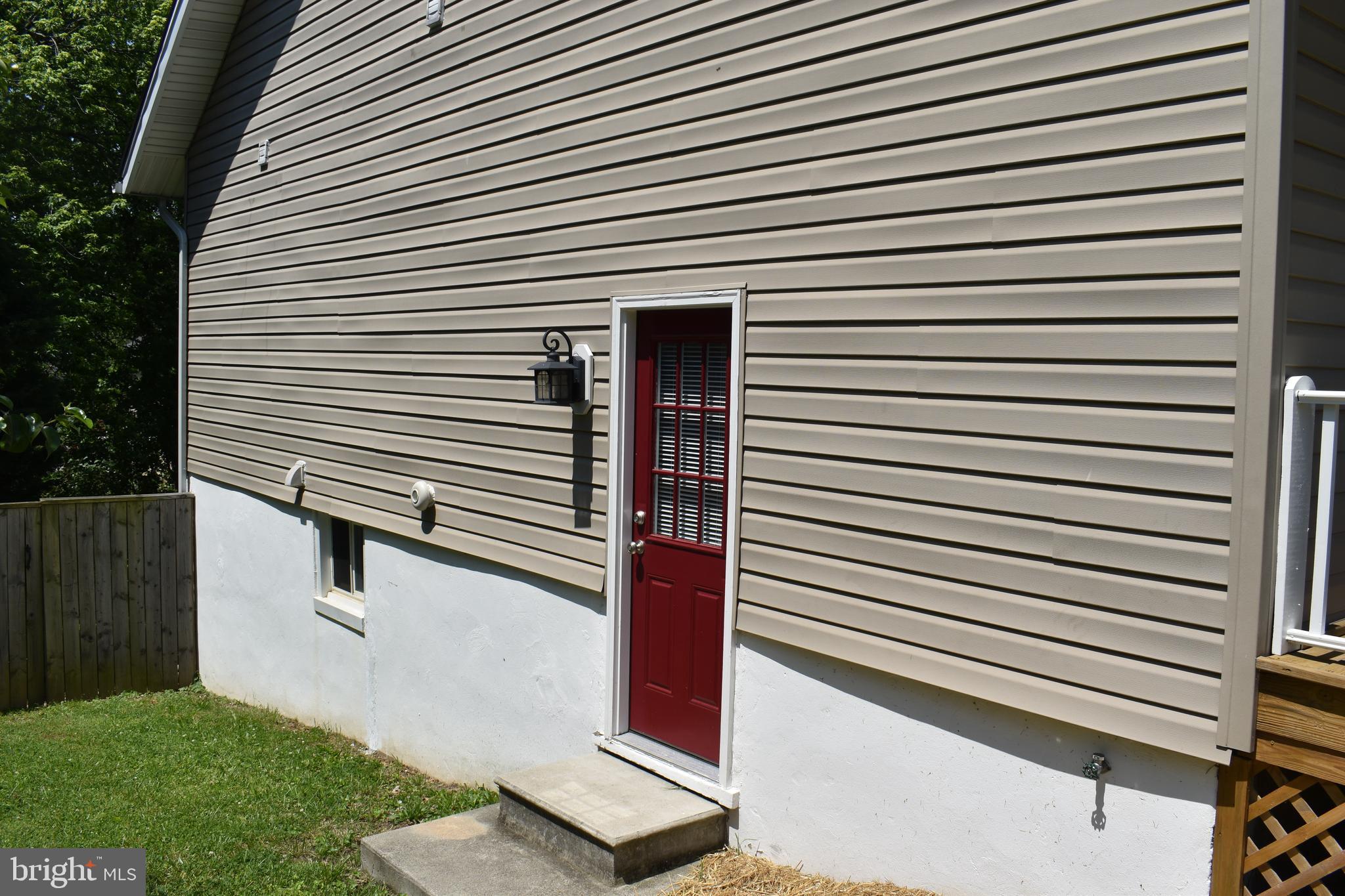 4211 Moravia Road Baltimore, MD 21206 - Photo 30 of 31 Side Entrance