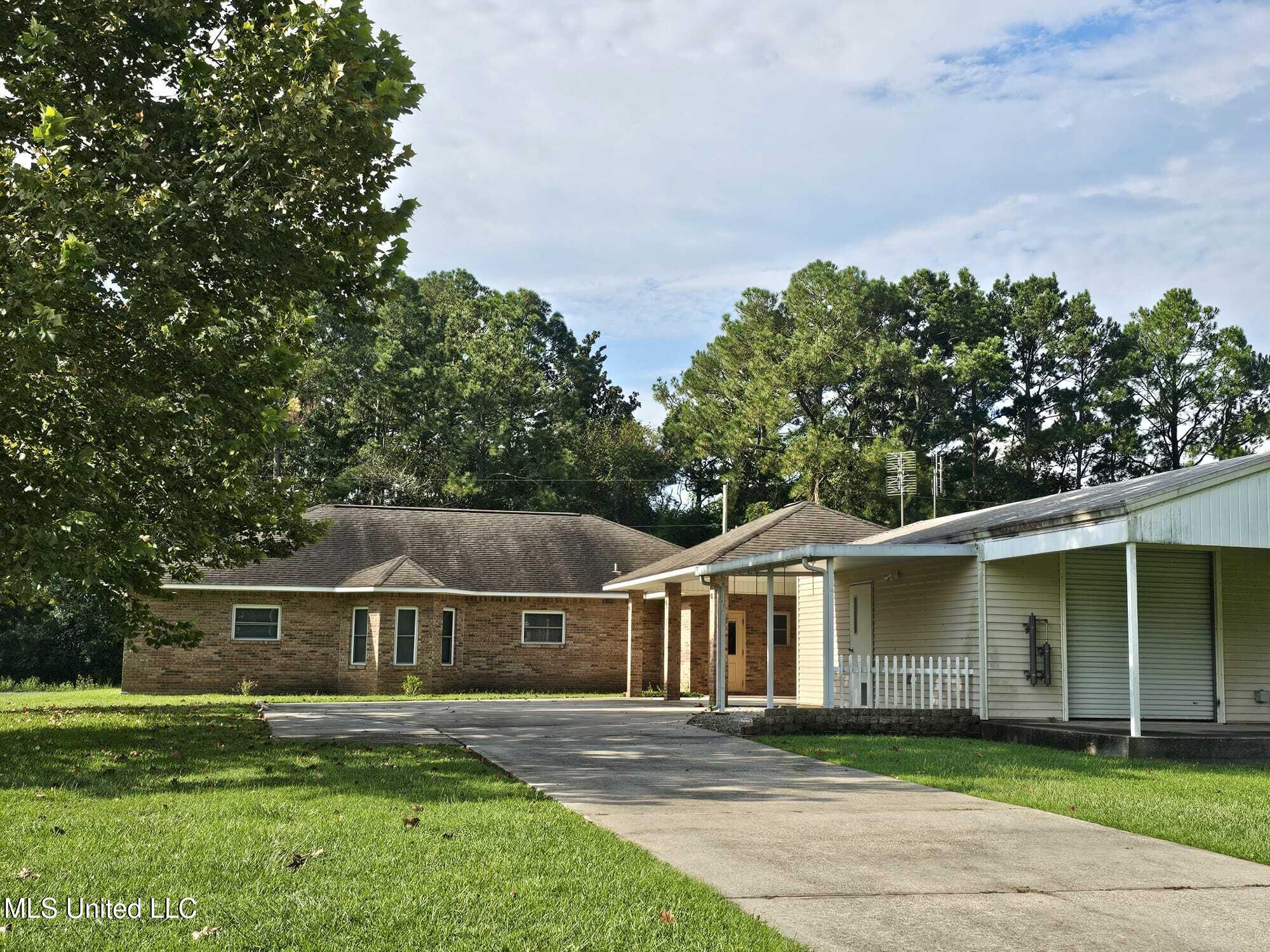 4319 Adcock Street Moss Point, MS 39563 - Photo 42 of 46 back