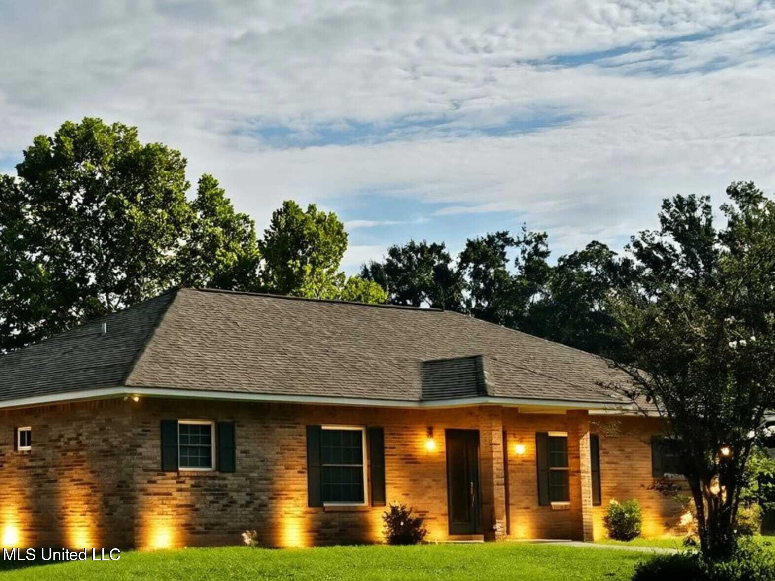 4319 Adcock Street Moss Point, MS 39563 - Photo 43 of 46 front
