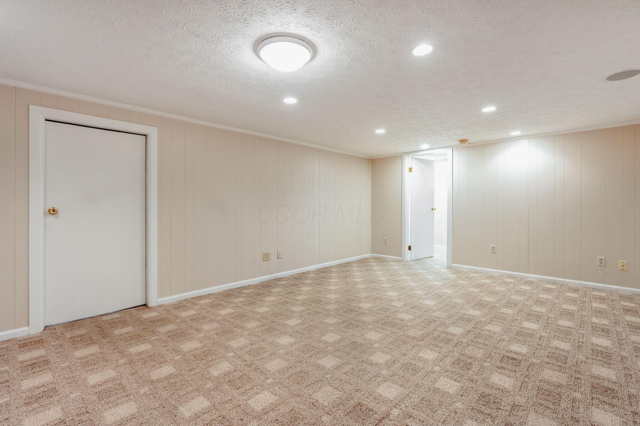 2405 Sandover Road Columbus, OH 43220 - Photo 40 of 58 2405SandoverRd-60