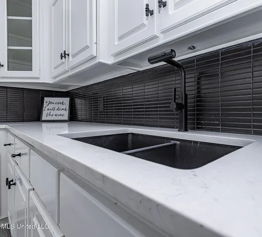 $236,600 | 4954 Brookwood Place, Byram, MS 39272