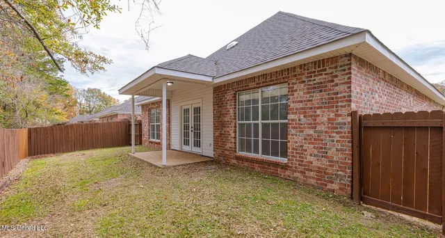 $236,600 | 4954 Brookwood Place, Byram, MS 39272