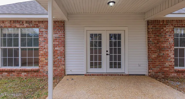 $236,600 | 4954 Brookwood Place, Byram, MS 39272