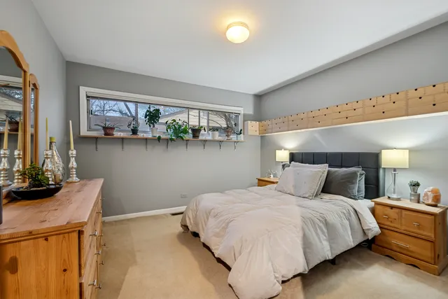 $699,000 | 595 Ravinia Road, Highland Park, IL 60035