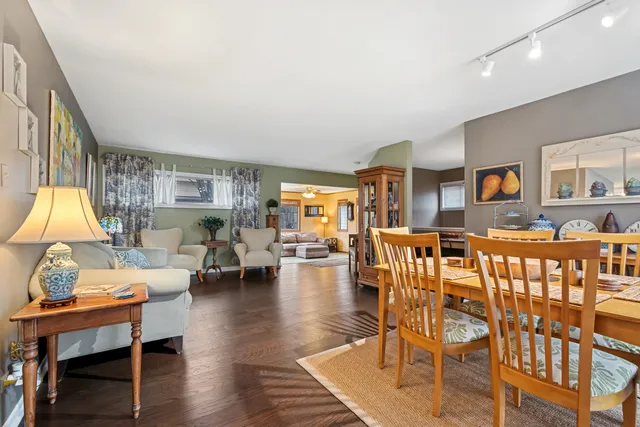 $699,000 | 595 Ravinia Road, Highland Park, IL 60035