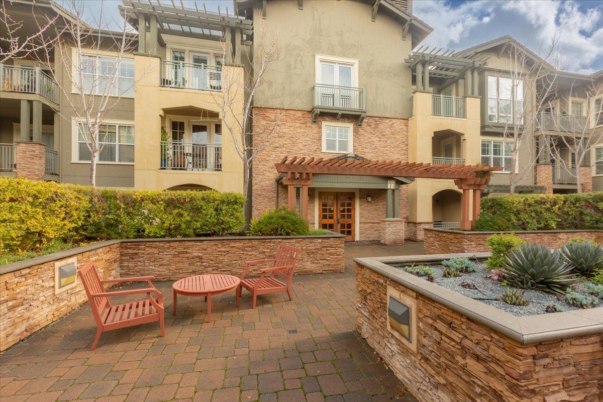 2881 Meridian Avenue, Unit 108 San Jose, CA 95124 - Photo 33 of 41 a front view of a house with outdoor seating