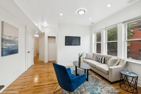 $225,000 | 3849 West Ainslie Street, Unit 1, Chicago, IL 60625