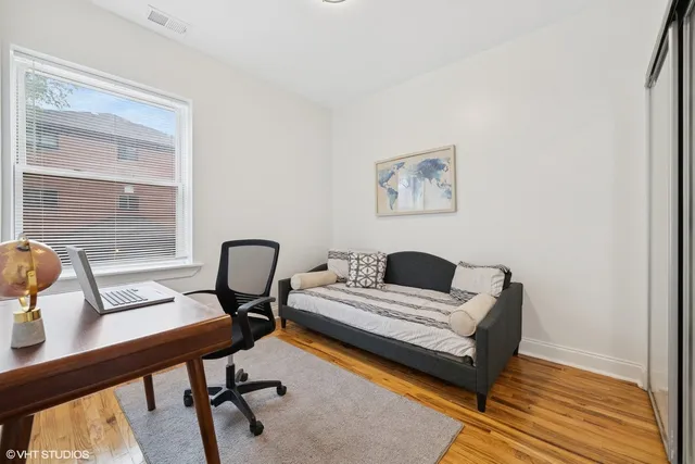 $225,000 | 3849 West Ainslie Street, Unit 1, Chicago, IL 60625