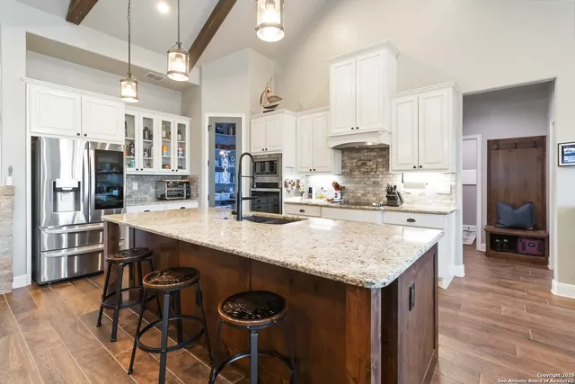 $730,000 | 129 Crescent Ridge, Adkins, TX 78101