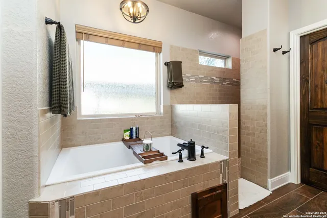 $730,000 | 129 Crescent Ridge, Adkins, TX 78101