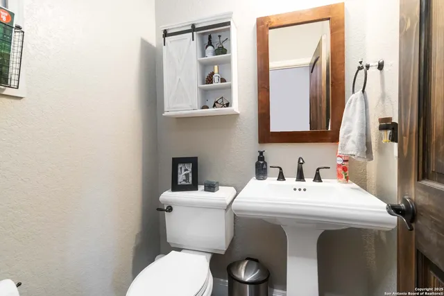 $730,000 | 129 Crescent Ridge, Adkins, TX 78101