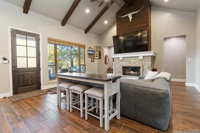 $730,000 | 129 Crescent Ridge, Adkins, TX 78101