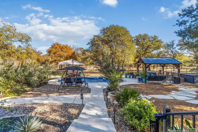 $730,000 | 129 Crescent Ridge, Adkins, TX 78101