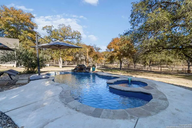 $730,000 | 129 Crescent Ridge, Adkins, TX 78101