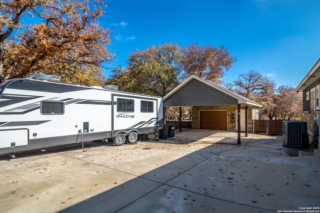 $730,000 | 129 Crescent Ridge, Adkins, TX 78101