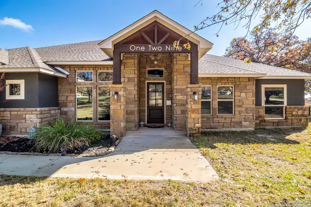 $730,000 | 129 Crescent Ridge, Adkins, TX 78101