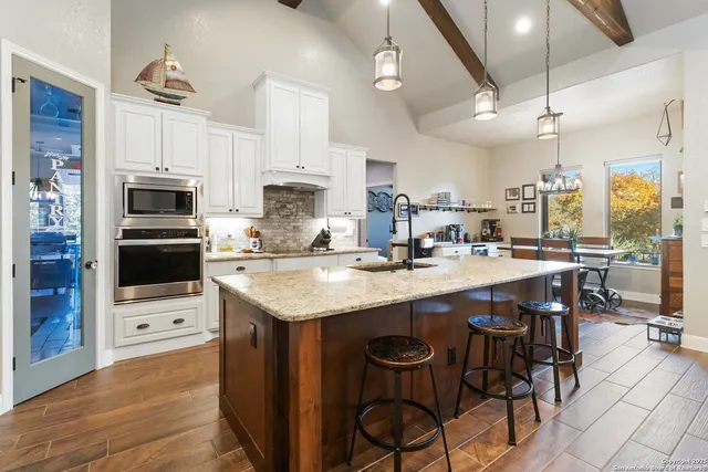 $730,000 | 129 Crescent Ridge, Adkins, TX 78101