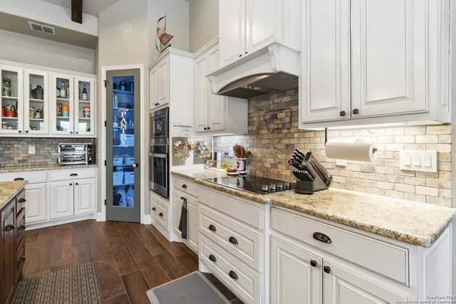 $730,000 | 129 Crescent Ridge, Adkins, TX 78101