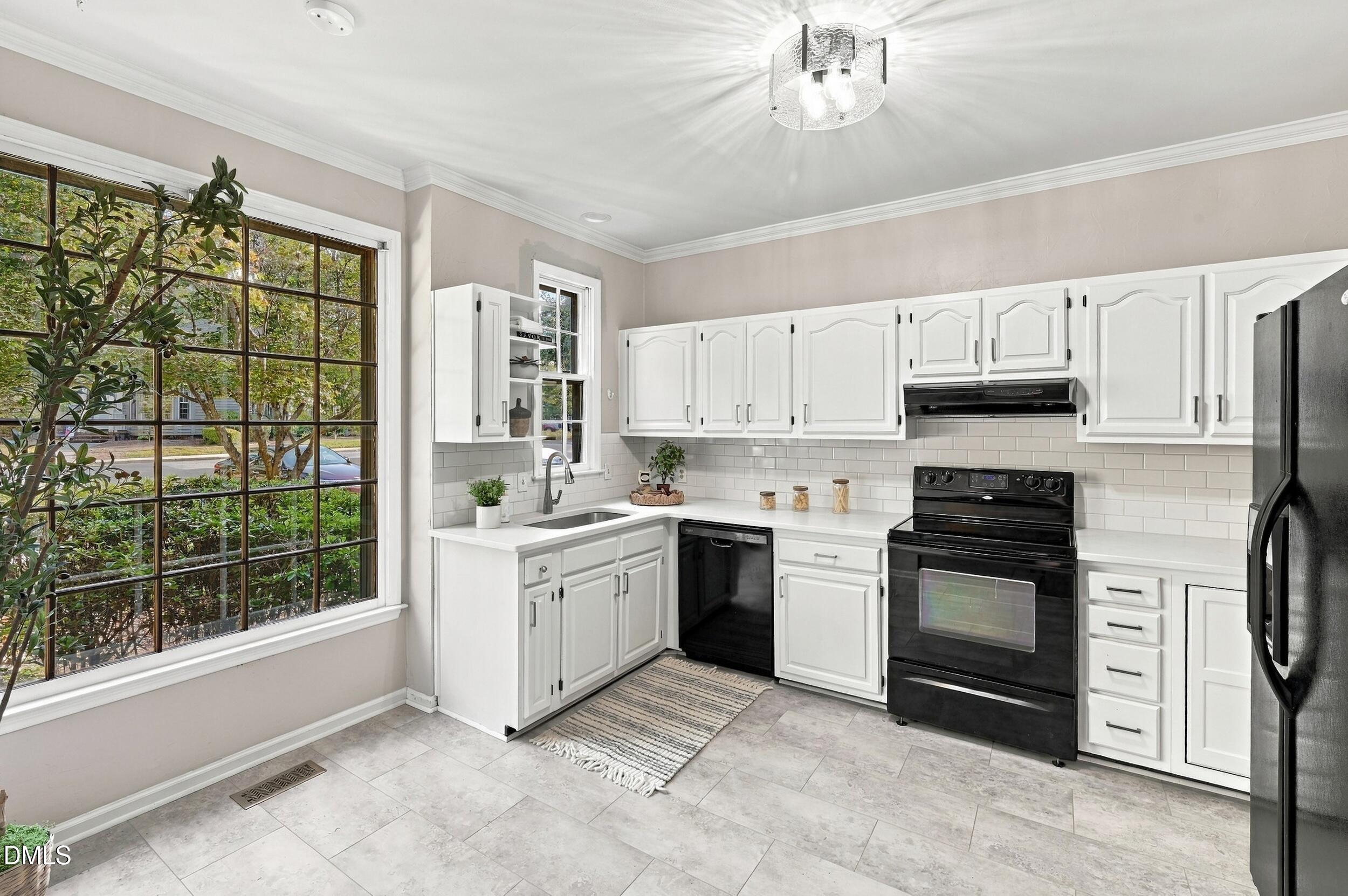 902 Albany Court Raleigh, NC 27615 - Photo 2 of 14 Kitchen