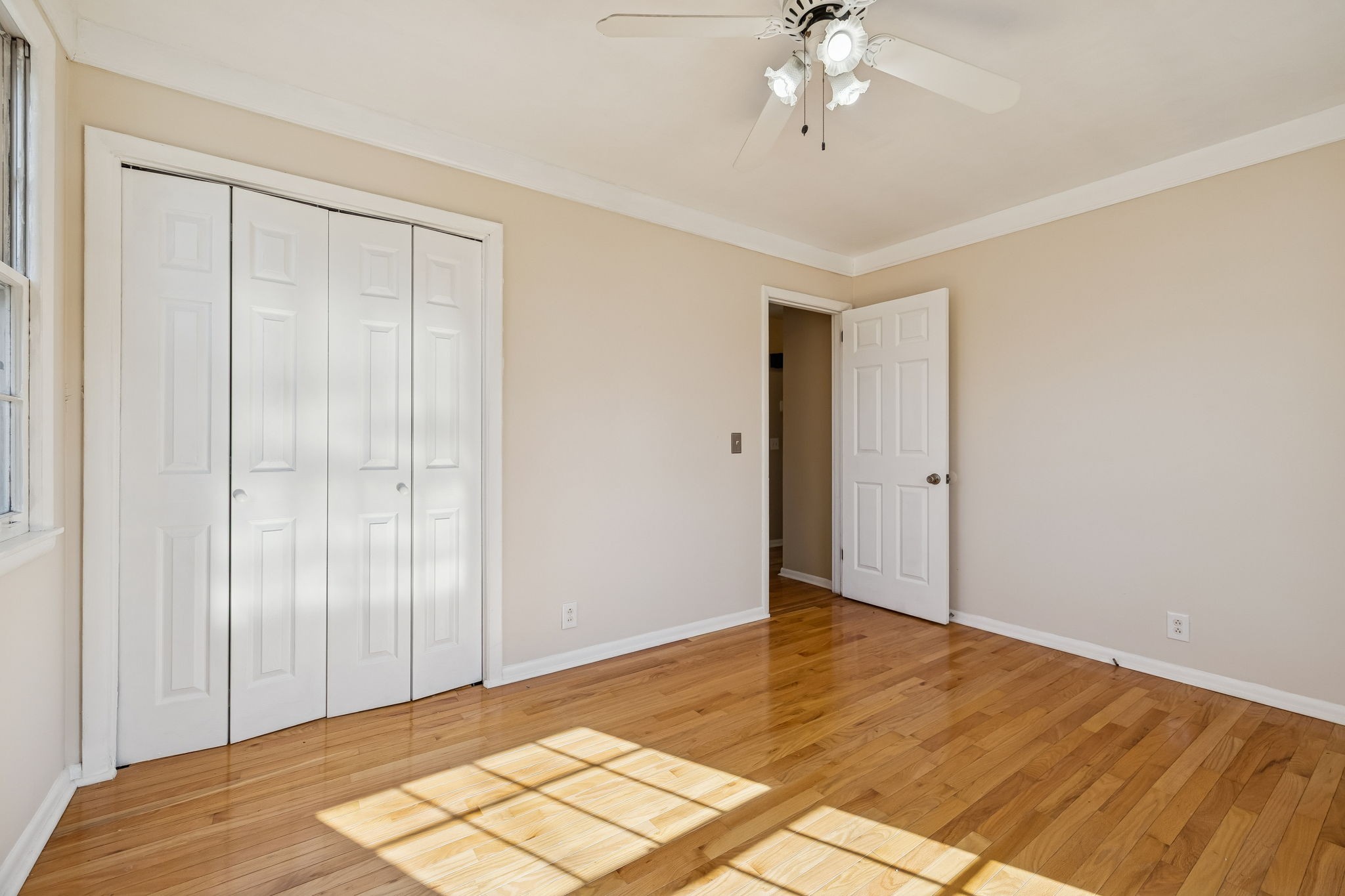 7424 George Gaines Road Nashville, TN 37221 - Photo 22 of 60 a view of an empty room