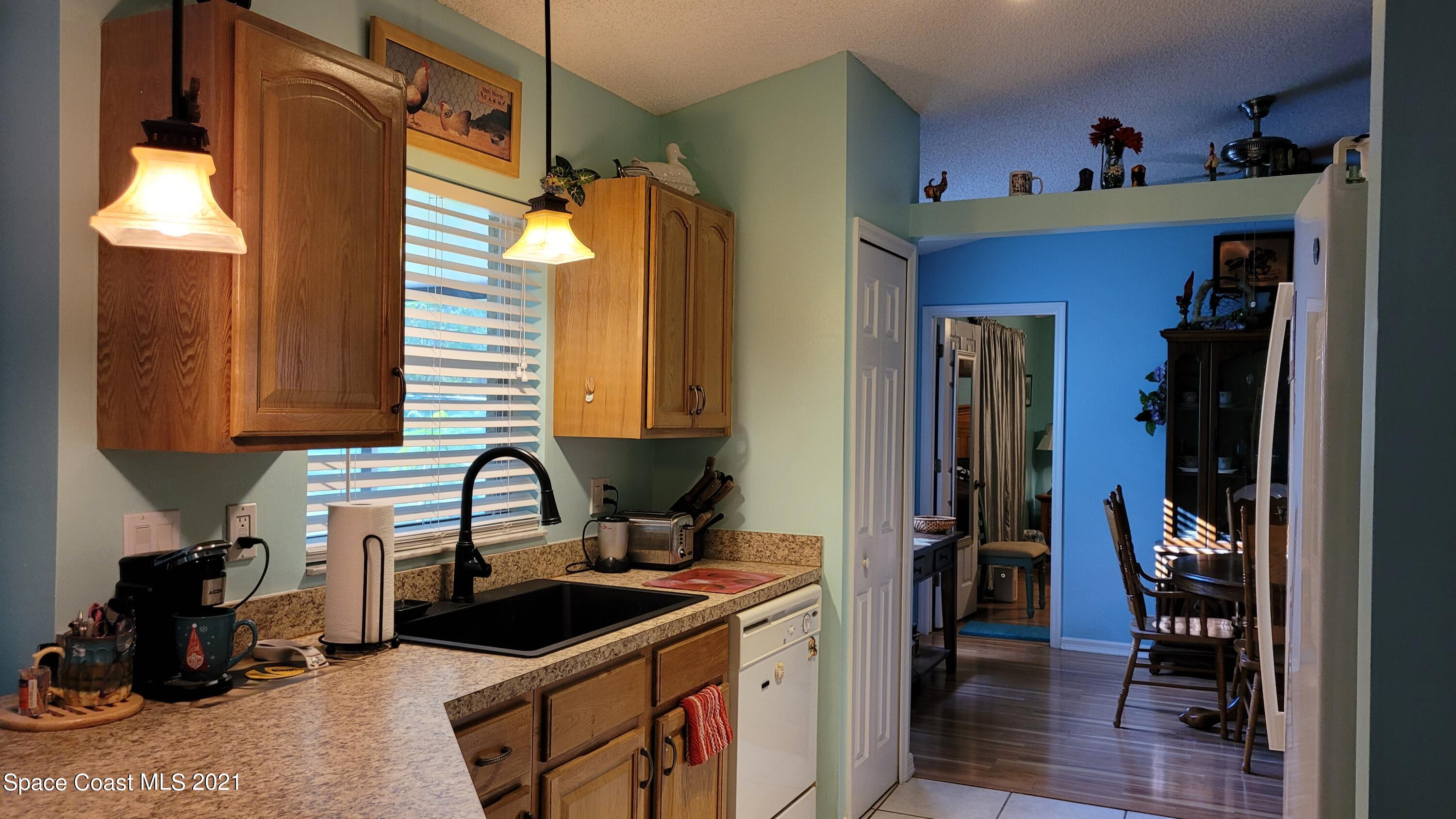 1050 Meadowbrook Road Northeast Palm Bay, FL 32905 - Photo 8 of 16 Kitchen