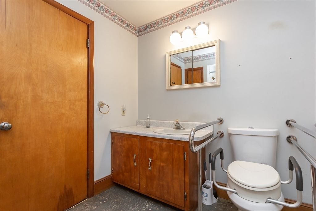 205 Aldrich Road Bridgewater, MA 02324 - Photo 16 of 20