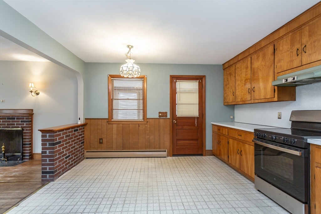 205 Aldrich Road Bridgewater, MA 02324 - Photo 7 of 20